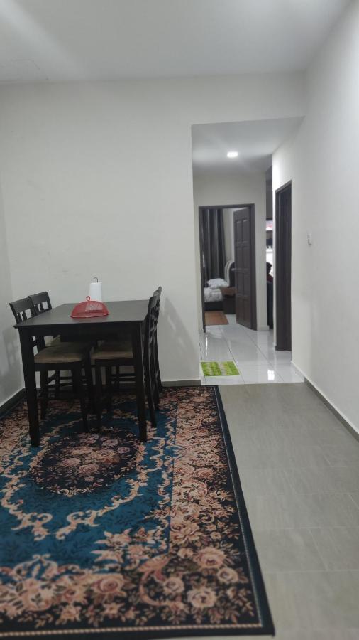 Home Stay Adams Pasir Gudang Esterno foto